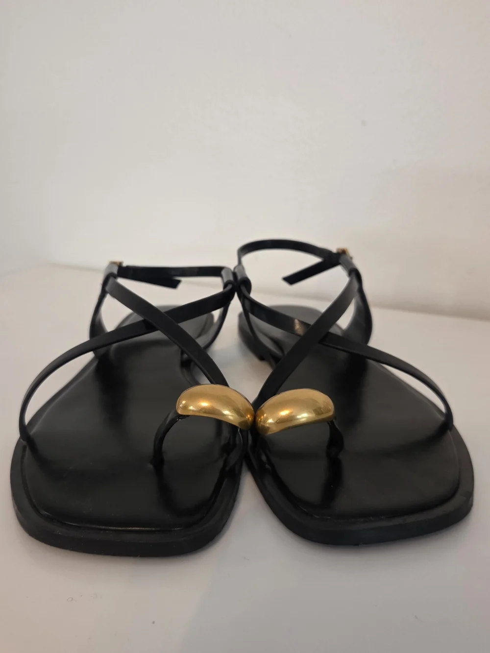 NEW Zara Black Sandals with Gold Toe Detail Eu 38 US 7.5/8 - Picture 2 of 4